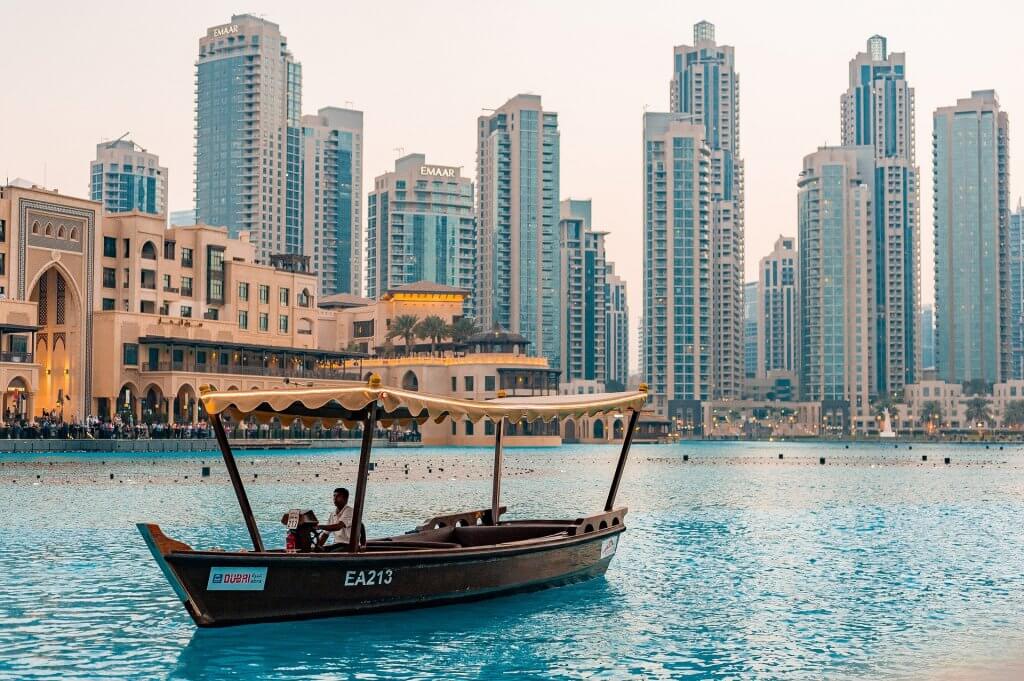 boat on dubai fountain