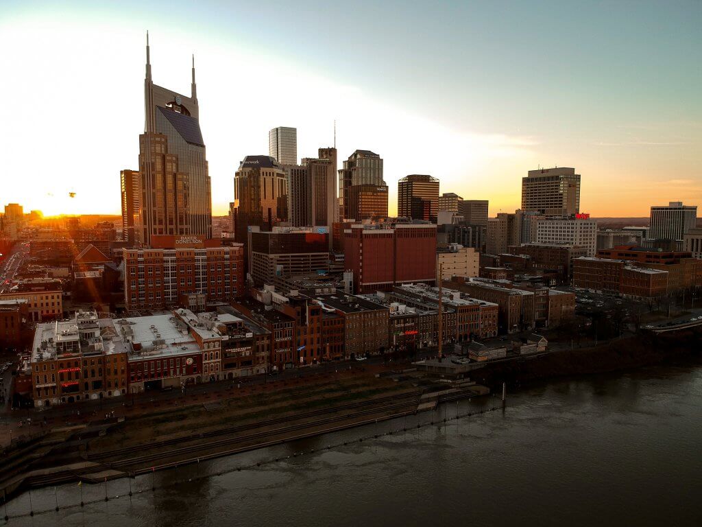 nashville skyline at sunset